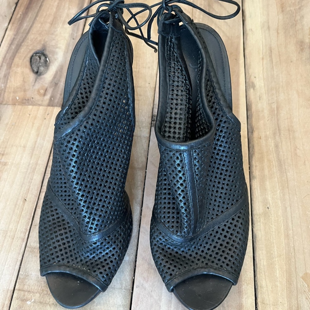 Vince Camuto Black Leather Lace-Up Peep Toe Heels Size 6 1/2.